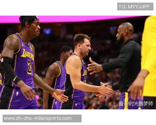 湖人队与掘金队对决得分数据分析及比赛亮点回顾